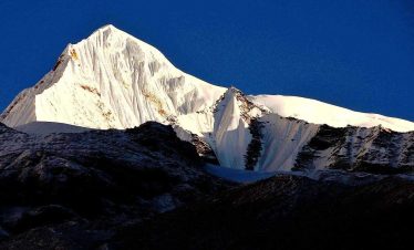 Singu Chuli Peak 6501m Climbing